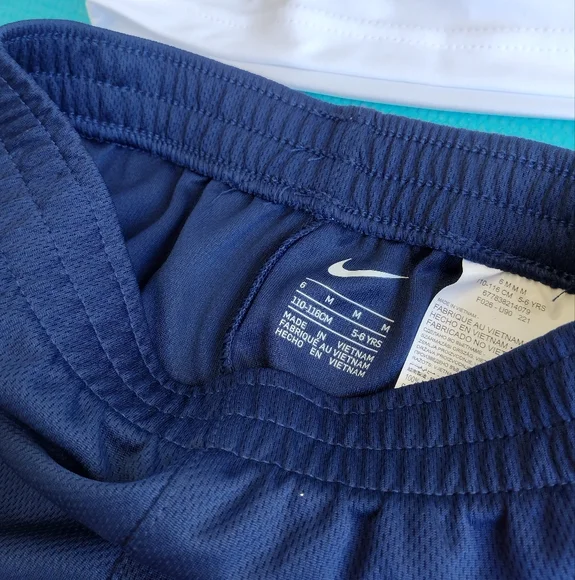 NIKE DRI-FIT Boy's Just Do It - T-Shirt & Shorts 2 Piece Set White Blue Size 6 - Picture 8 of 9